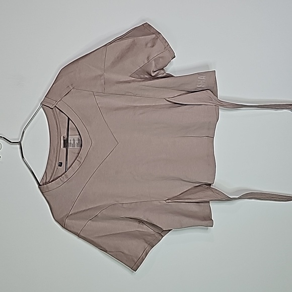 Gymshark Tops - Gymshark medium athletic crop top